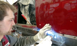 Karosseriebau Krüger Unfallinstandsetzung Karosserie Schweissarbeiten