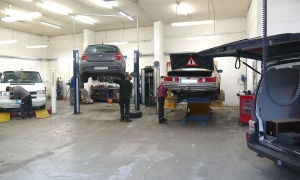 KFZ-Krueger-Reparatur-Werkstatt