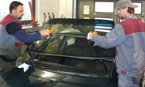 Karosseriebau Krüger Unfallinstandsetzung KFZ-Windschutzscheibe